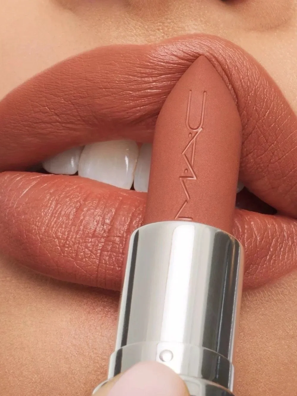 MAC Cosmetics smooth comfortable